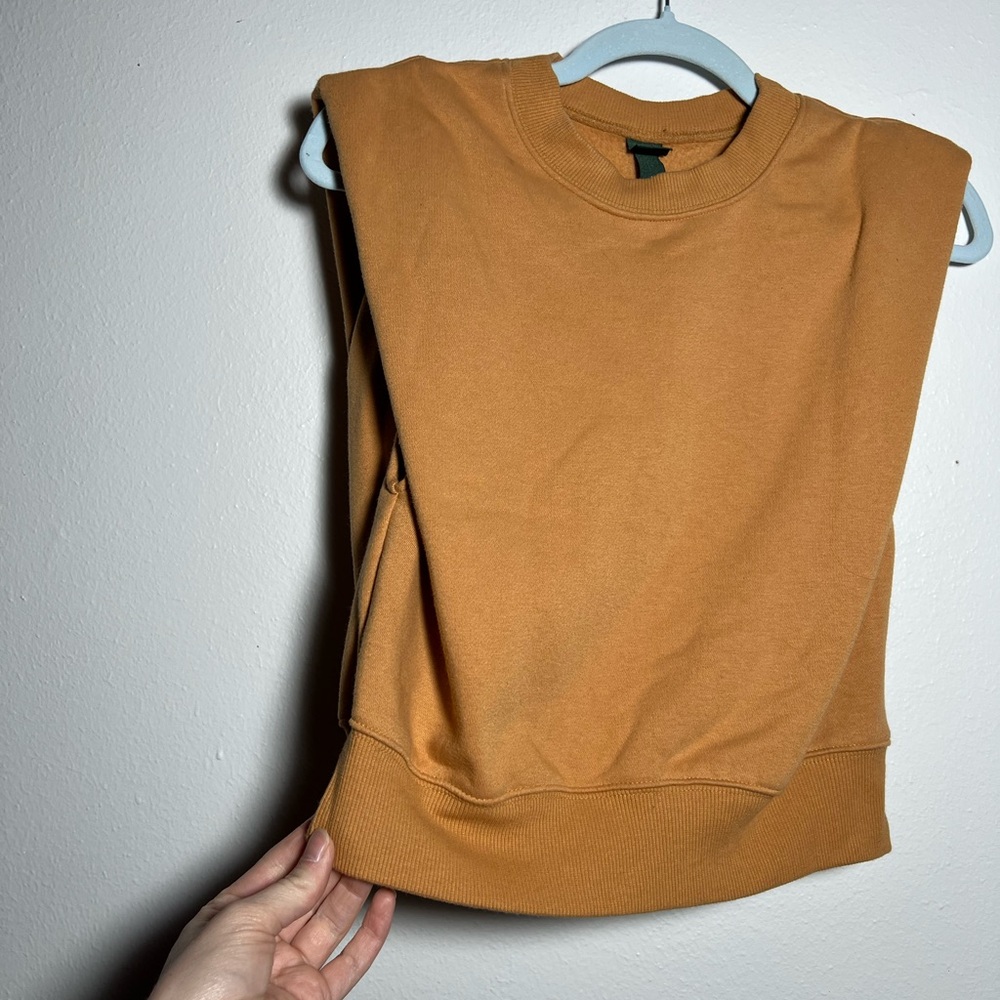 Sleeveless Sweatshirt Top